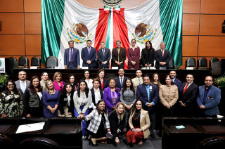 La presidenta del TEEM, Arlen Siu Jaime,asistió a reunión en San Lázaro.