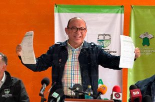 El alcalde de Zinacantepec, Manuel Vilchis Viveros, aseguró que los 24 predios señalados por la síndica forman parte de un proceso de regularización patrimonial y negó que existan irregularidades en el manejo de los bienes municipales.