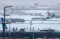 Vuelos cancelados y retrasados en aeropuertos de alto tránsito de Estados Unidos debido a la tormenta invernal