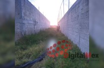 Elementos de la Policía Municipal y de la Secretaría de Seguridad del Estado de México (SSEM) acudieron al lugar tras recibir el reporte del hallazgo.