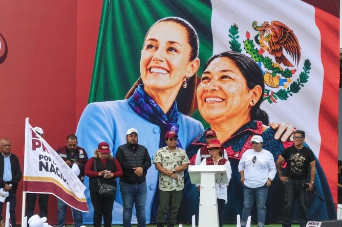 La alcaldesa Azucena Cisneros Coss encabezó la quinta Asamblea Informativa en Defensa de la Soberanía Nacional.