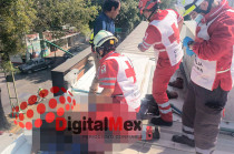 Paramédicos de la Cruz Roja y personal de Protección Civil lo rescataron y trasladaron a un hospital del Issemym para su atención médica.