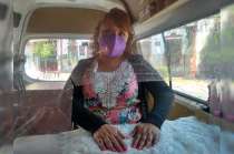 Ofrece servicios de uñas esculturales, cortes y peinados, hasta las puertas de tu hogar