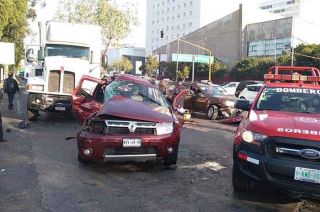 El accidente sucedió en la calle Roberto Fulton esquina con Avenida Mario Colín.