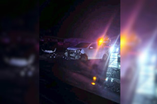 El vehículo fue encontrado con al menos 20 impactos de bala