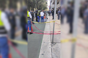 Mujer pierde la vida tras caer desde un edificio en Paseo de la Reforma; la zona fue acordonada por autoridades en la colonia Juárez, CDMX.