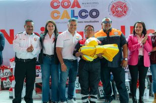 David Sánchez Isidoro reconoció la labor de los bomberos de Coacalco y destacó su compromiso con la protección de la ciudadanía.