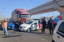 El camión era conducido por Juan Manuel “N”, de 37 años, quien venía proveniente de Jalisco por el Camino Libre a Tonanitla, pero al tratar de incorporarse a la Vía Morelos, se quedó sin frenos.