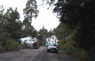 Abandonan tractocamión con químicos en el tramo Villa del Carbón-Atlacomulco