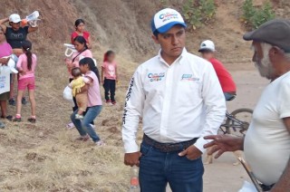 González Berra destaca la urgente necesidad de invertir en agua y fortalecer la infraestructura básica, como el alumbrado público, en Temascaltepec.