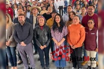 Las secretarias estatales del Campo, María Eugenia Rojano, y de Cultura, Nelly Rivera, acompañadas por funcionarios e invitados especiales.