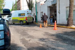 Elementos de la Fiscalía General de Justicia del Estado de México acudieron al Archivo Legislativo de Toluca para realizar las diligencias correspondientes.