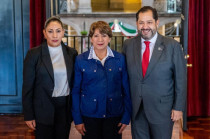 Delfina Gómez Álvarez con los diputados Francisco Vázquez y Martha Camacho