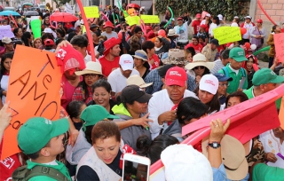 Impulsa Fernando Zamora educación de jóvenes en Toluca