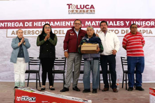 Ricardo Moreno entrega equipo de trabajo para garantizar seguridad, higiene y mejores condiciones a los empleados del Departamento de Limpia.