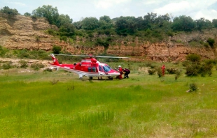 Relámpago rescata a hombre que cayó a un socavón de tepetate en Acolman