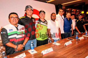 Durante la presentación se contó con la presencia de los pilotos Cristhian Vázquez, Vayo Villaseñor y Tre Fierro, así como del director regional Gaspar Vázquez.