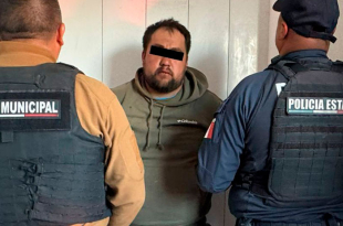 Autoridades decomisaron una cuatrimoto, un arma de fuego, cargadores y cartuchos útiles tras la intervención.