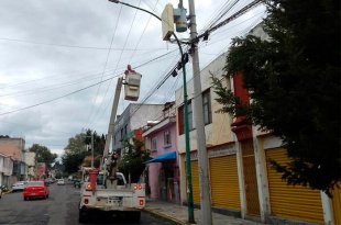 Toluca alcanzó la instalación de mil nuevas luminarias LED como parte de la ampliación del alumbrado público en distintas delegaciones de la capital mexiquense.