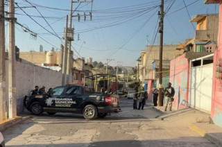 Elementos de corporaciones municipales resguardan la zona del ataque armado en la colonia Olimpiada 68