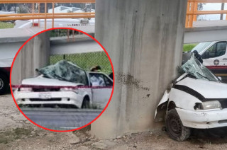 Paramédicos de Protección Civil llegaron al sitio y rescataron a dos hombres que fueron trasladados de emergencia a un hospital de Ixtlahuaca.