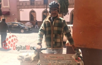 Activista por la paz recorre el país en su bicicleta