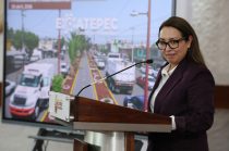 La alcaldesa Azucena Cisneros Coss presenta avances del programa de repavimentación en Ecatepec.
