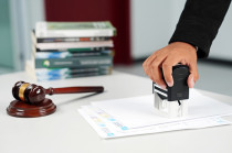 La queja de una Notaria derivó de un hecho relacionado con un sistema de mensajería privada, adoptado como oficial por este cuerpo colegiado de personas notarias.