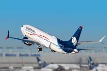 En la pista había otro avión.