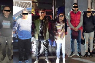 Los seis detenidos, así como los vehículos y objetos asegurados, fueron puestos a disposición de la Fiscalía General de Justicia del Estado de México.