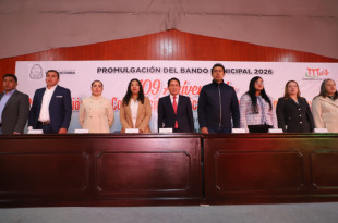 Integrantes del presidium durante la ceremonia cívica por el 109 Aniversario de la Constitución de 1917