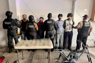 Los cuatro hombres fueron sorprendidos mientras desvalijaban una motocicleta