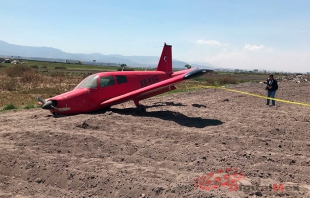 Aterrizaje forzoso de avioneta en San Mateo Atenco