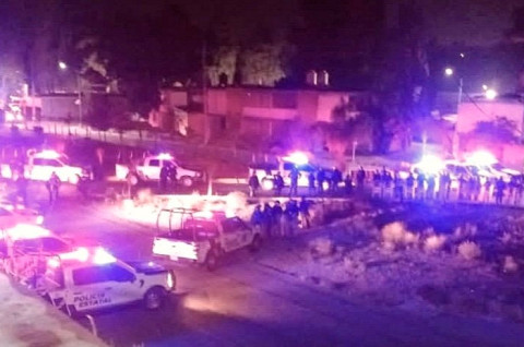 Fuerzas estatales y federales aseguraron el perímetro mientras familiares denuncian desapariciones; la diligencia marca un nuevo capítulo en el prolongado conflicto interno de la cooperativa.