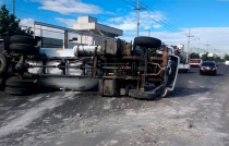 Vuelca pipa de gas en #Nezahualcóyotl