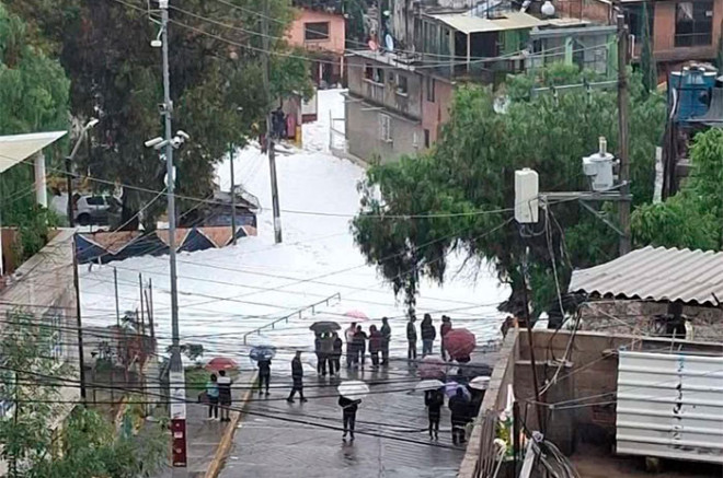 #Video: Se desborda presa Los Cuartos en #Naucalpan