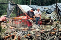 #Video: En #Tenancingo realizan labores de limpieza tras derrumbe de árboles