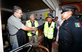 Conocen toluqueños a policías encargados de su seguridad