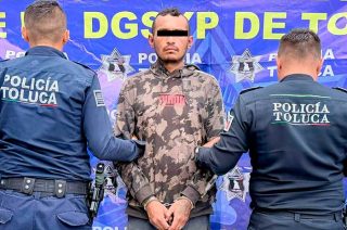 Policías de Toluca capturan a Erick "N" tras huir con lámpara y herramienta en Capultitlán