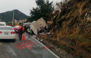 #Video: Se repite escena, rapiña de refrescos en la Toluca-Naucalpan