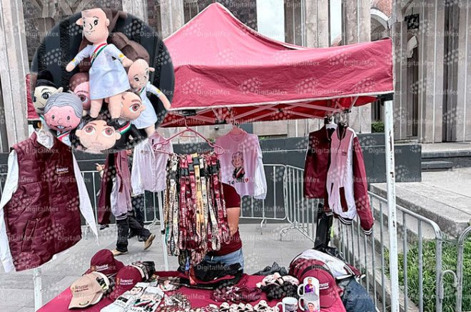Llaveros, camisetas, gorras y chalecos con imágenes y distintivos políticos se ofrecieron afuera del Tercer Informe de Delfina Gómez.