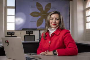 Arianna Becerril García, secretaria de Ciencia de la UAEMéx, destaca la importancia de visibilizar el trabajo de las mujeres en la ciencia.