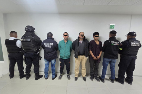 Adolfo “N” de 22 años, José “N” de 52 años y Bernardino “N” de 42 años, fueron trasladados ante la Agencia del Ministerio Publico correspondiente.