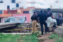 Vecinos reportaron la presencia de una persona flotando en un canal ubicado sobre Boulevard Coacalco.