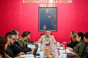 El secretario general de Gobierno, Horacio Duarte Olivares, y el consejero jurídico, Jesús George Zamora, encabezaron una reunión con autoridades estatales y federales.