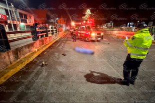 La víctima intentaba atravesar los carriles centrales de Paseo Tollocan cuando fue embestida.