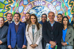 Erika Patricia Olea de la Torre, Presidenta Municipal de Tianguistenco, encabeza reunión estratégica con líderes empresariales e industriales para impulsar la inversión y el desarrollo económico del municipio.
