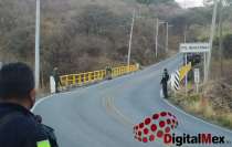 El cuerpo de rescatistas descendió el puente para realizar las labores pertinentes