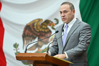 El Grupo Parlamentario del PRI a través del diputado Alejandro Castro impulsa esta iniciativa de reforma al Código Civil estatal.