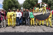 Ana Muñiz supervisa trabajos de bacheo en  San Mateo Atenco